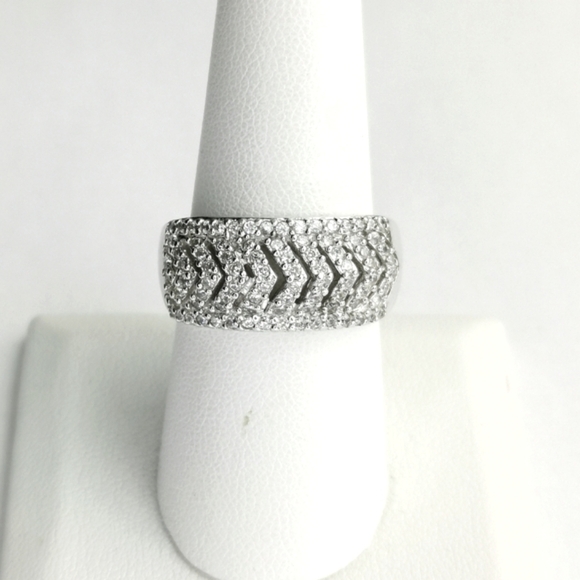 MODERNIST chevron design sterling silver cz ring size 9 Half Eternity - Picture 1 of 5